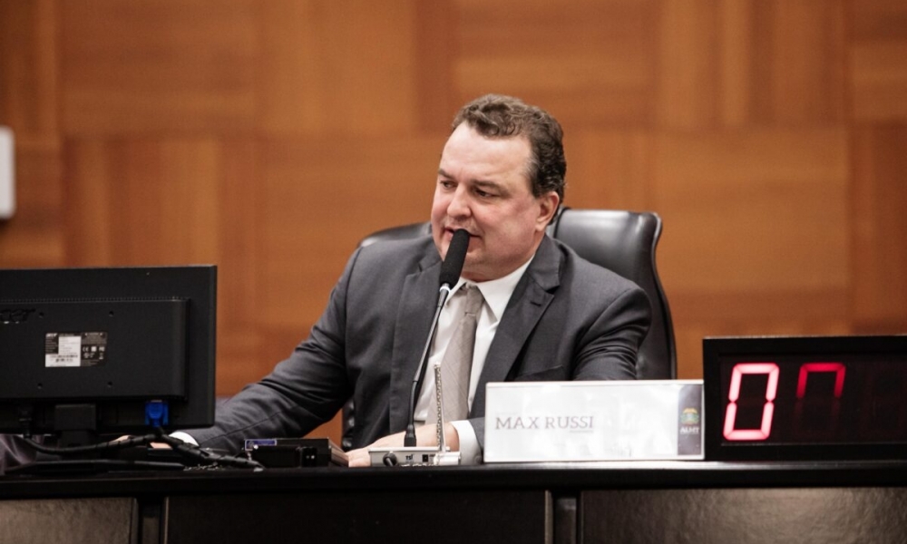 Tela em Branco, vidas coloridas