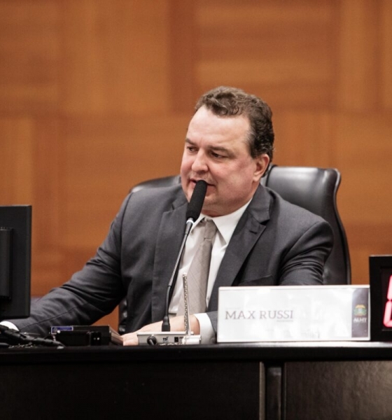 Tela em Branco, vidas coloridas