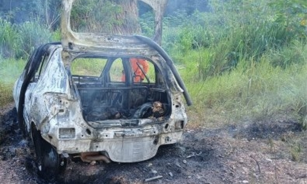 Corpo carbonizado é encontrado em porta-malas de carro entre Cuiabá e Várzea Grande