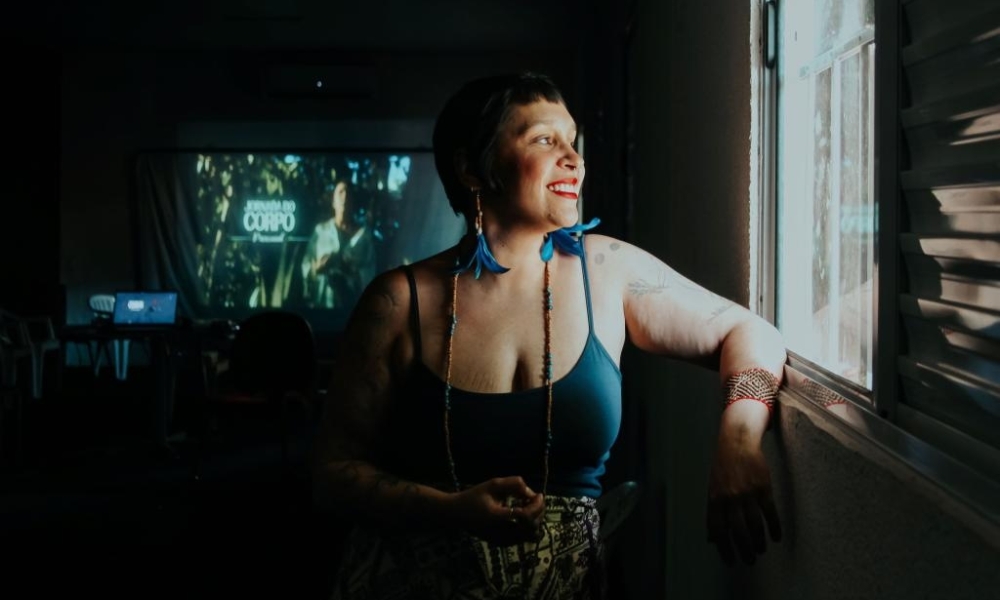 Exposição divulga imagens e criações literárias de mulheres com corpos que desafiam o preconceito