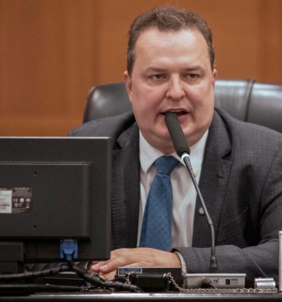 Deputado Max anuncia erro de veto e PLC que promove militares deve voltar � AL