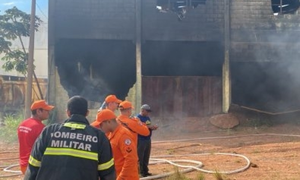 Depósito da Prefeitura de Várzea Grande é atingido por novo incêndio