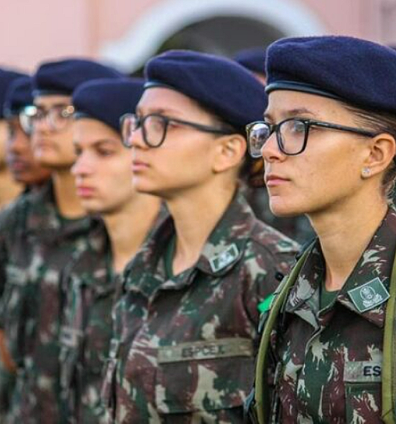 Mulheres poderão se alistar voluntariamente nas Forças Armadas a partir de 2025