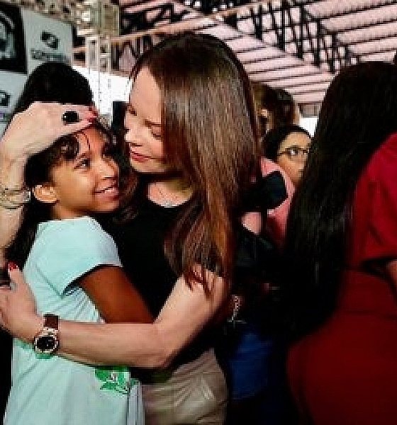 Primeira-dama de MT é internada após passar mal durante a madrugada