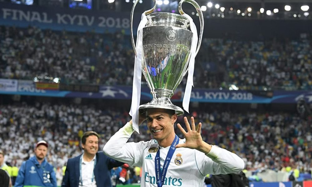 Cristiano Ronaldo ganha prêmio especial por feitos na Champions League