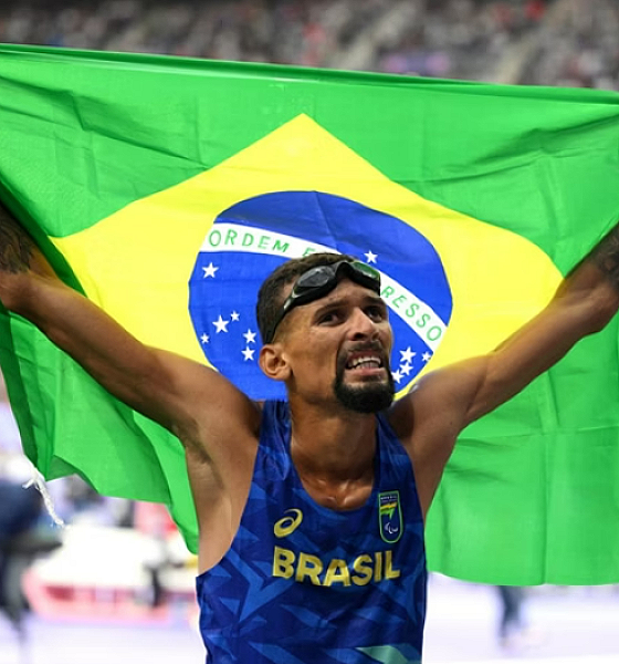 Julio Cesar bate recorde e garante o ouro no atletismo paralímpico