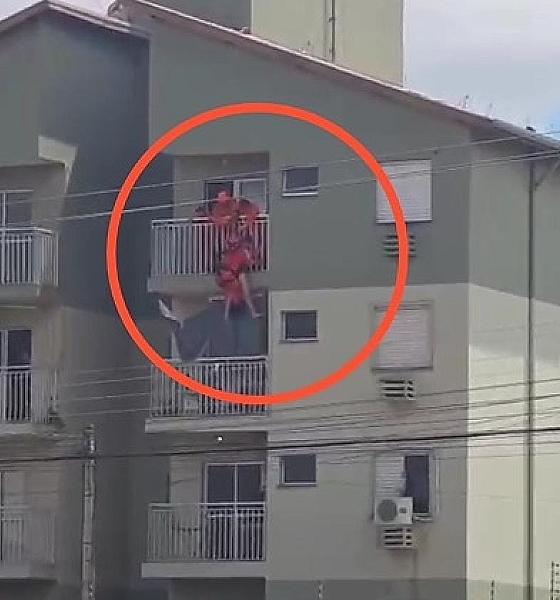 Tensão em prédio de VG: homem sobe em sacada e mobiliza resgate