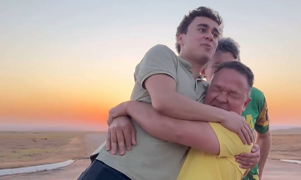 Nikolas Ferreira em Rondonópolis: Visita de Bolsonaristas Tenta Reverter Campanha de Cláudio Ferreira