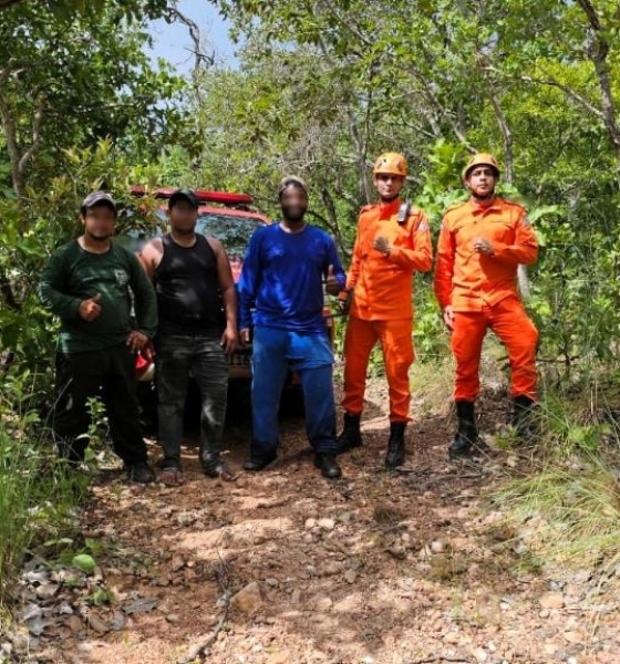 Bombeiros resgatam três pessoas que se perderam em trilha no Morro do São Jerônimo