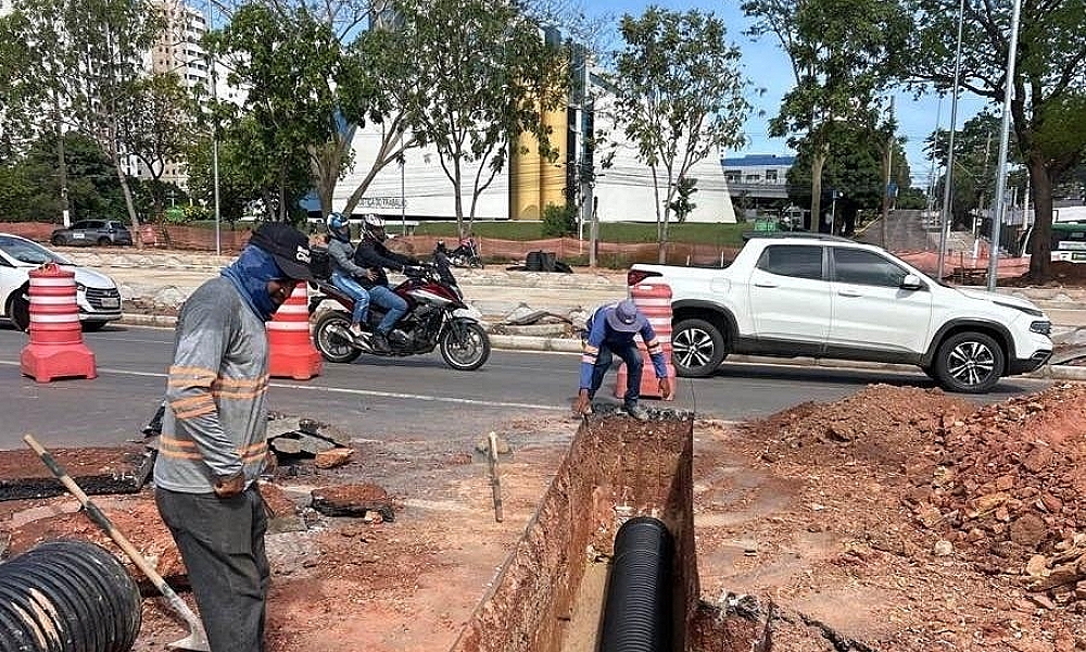 Obras de implantação do BRT seguem com interdições parciais na Avenida do CPA