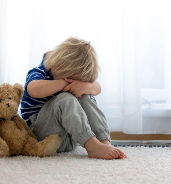 Mulher é presa suspeita de explorar sexualmente filhas adolescentes em Cuiabá