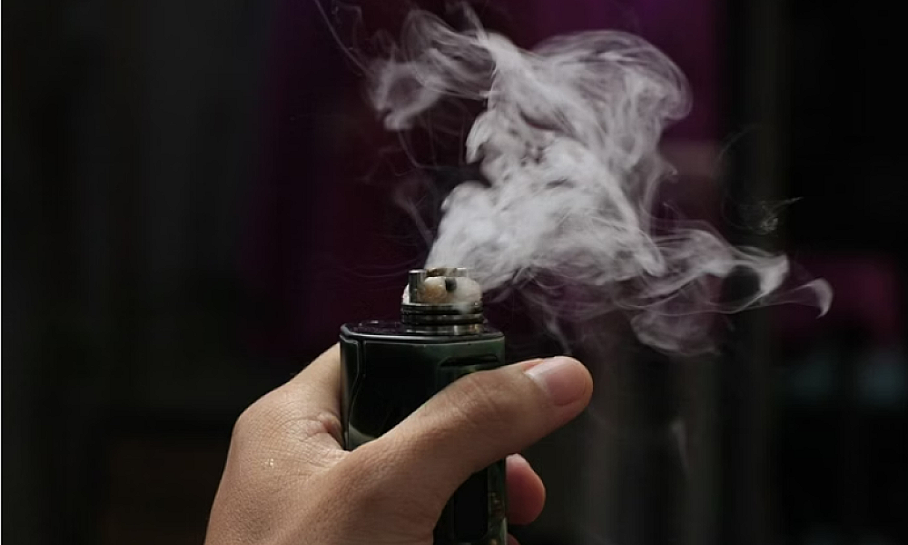 Adolescente de 16 anos sofre colapso pulmonar por uso de vape
