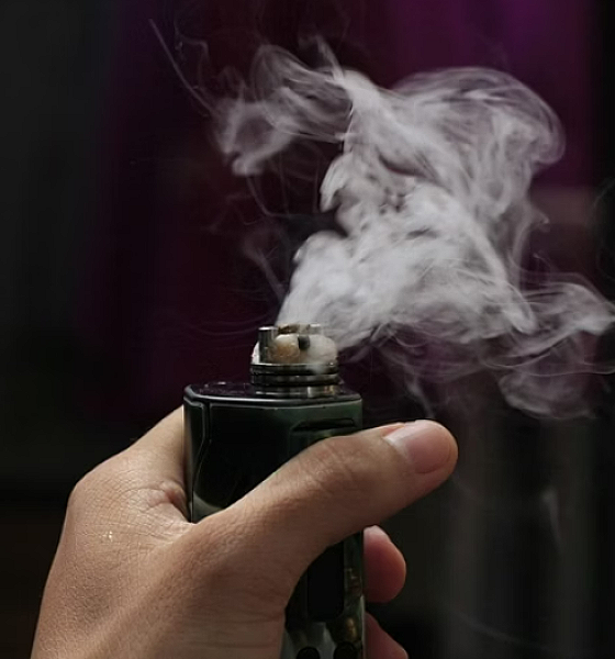 Adolescente de 16 anos sofre colapso pulmonar por uso de vape