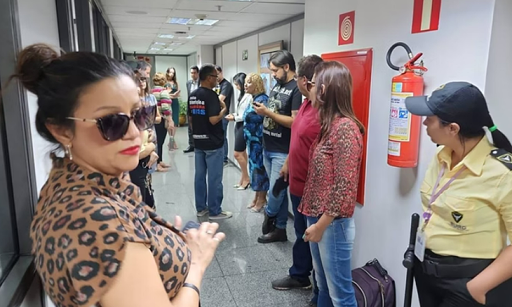 Servidores do INSS ocupam gabinete em Brasília em protesto contra Portaria do Governo