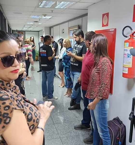 Servidores do INSS ocupam gabinete em Brasília em protesto contra Portaria do Governo