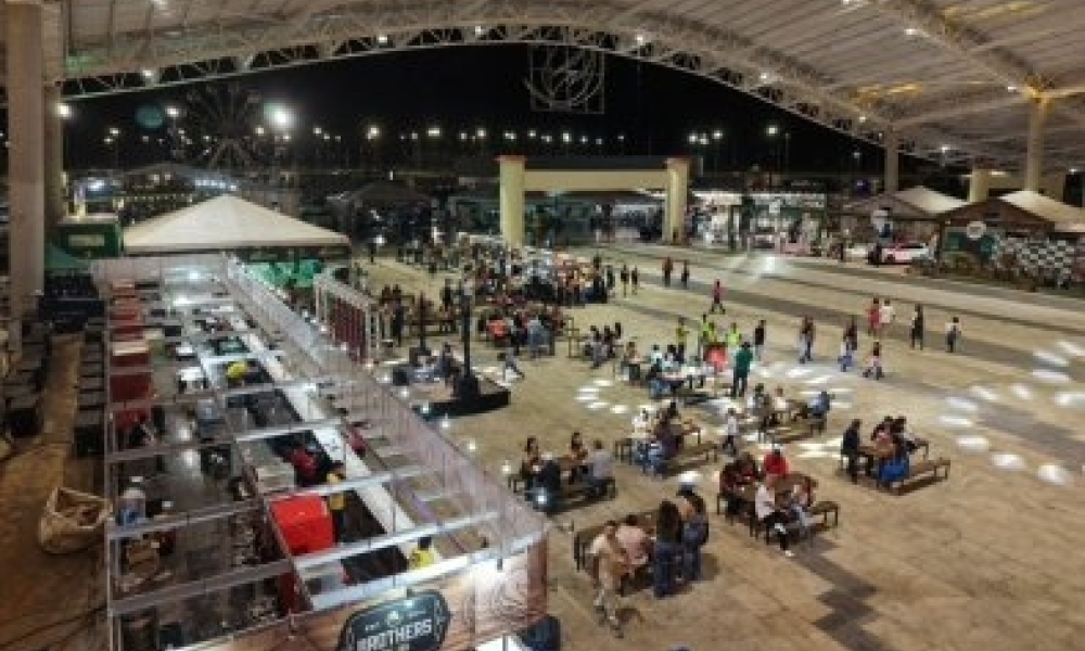 Homem é preso após confusão e ofensas a policiais durante evento Semana do Cavalo em Cuiabá