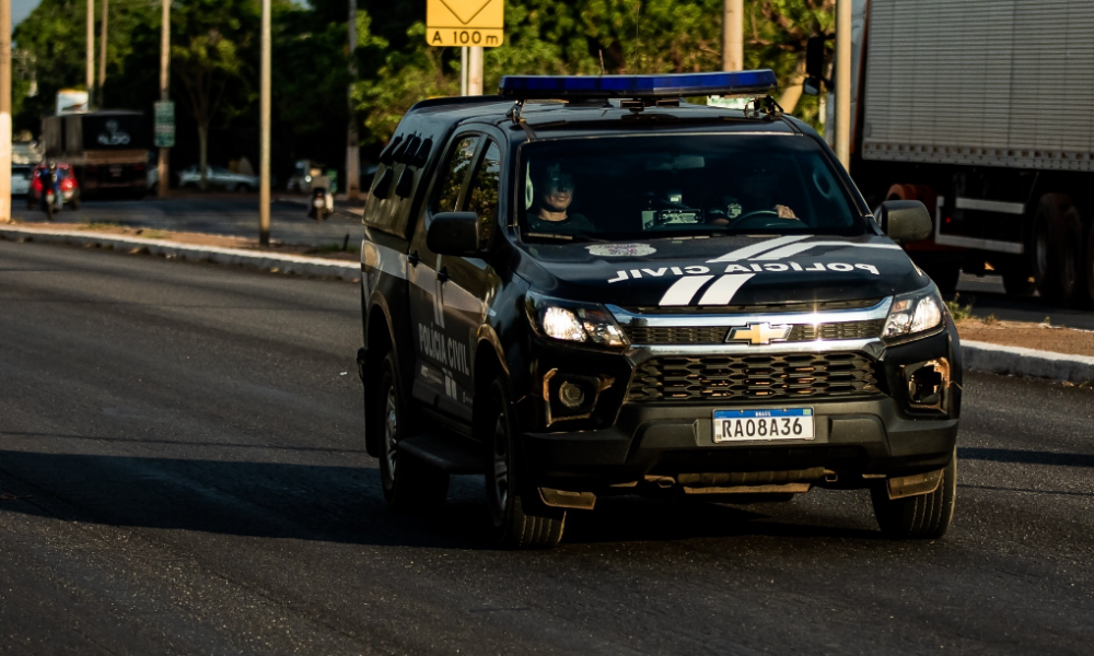Mulher presa em Cuiabá por perseguição e maus-tratos a Idosa