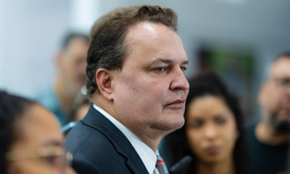 Max Russi cobra ações firmes contra racismo após caso envolvendo criança em escola