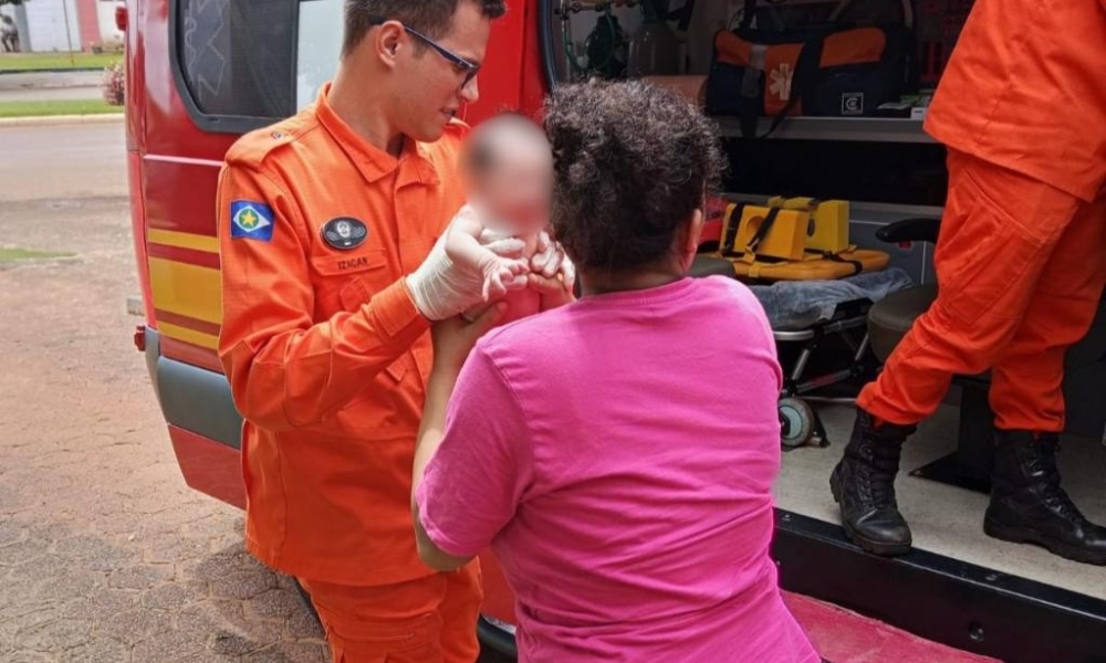 Bombeiros prestam atendimento pré-hospitalar a recém-nascida após episódio de engasgo