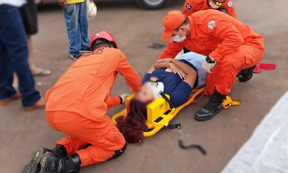 Bombeiros prestam socorro à ciclista vítima de acidente de trânsito em Campo Novo do Parecis