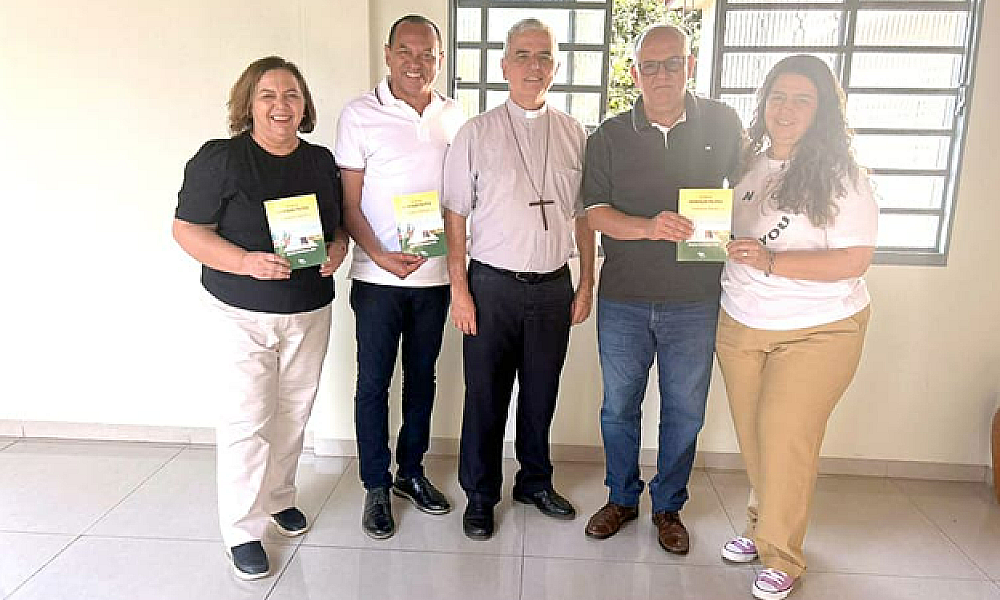 Eleições municipais: Bispo recebe candidatos e escuta suas propostas