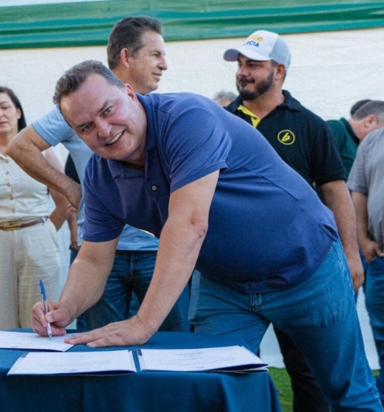 Max Russi articula investimentos e garante avanço histórico no asfalto em Santo Antônio do Leste