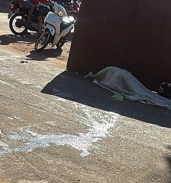 Colisão entre motos termina com mulher morta em Poconé; condutor foge sem prestar socorro