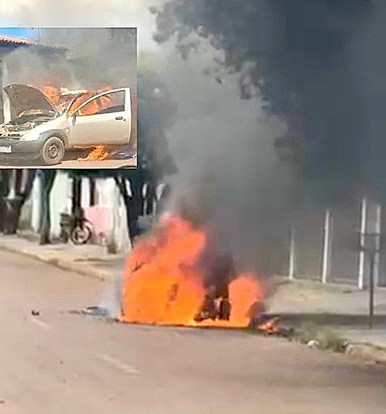 Carro é tomado pelo fogo e fica destruído em via pública de Rondonópolis
