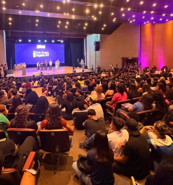 Seduc inicia as aulas e entrega de materiais do curso preparatório Pré-Enem Digit@l 2026