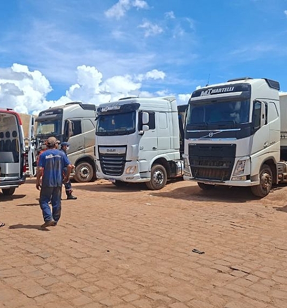 Caminhoneiro é encontrado morto em caminhão no pátio de transportadora em Jaciara