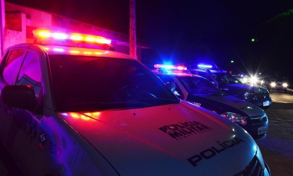 Homem é preso após ameaçar ex-companheira com faca em tentativa de feminicídio