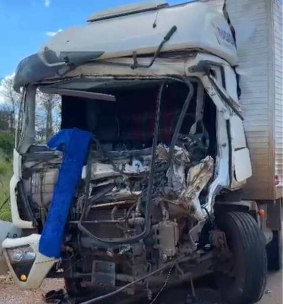 Acidente entre veículos de carga mobiliza resgate e deixa feridos presos às ferragens em Sorriso (Vídeo)