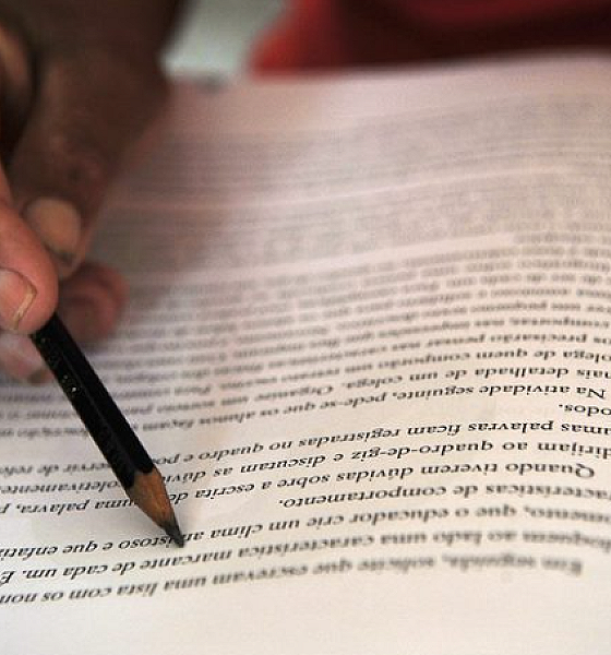 Governo lança plataforma nacional para ampliar acesso à Educação de Jovens e Adultos