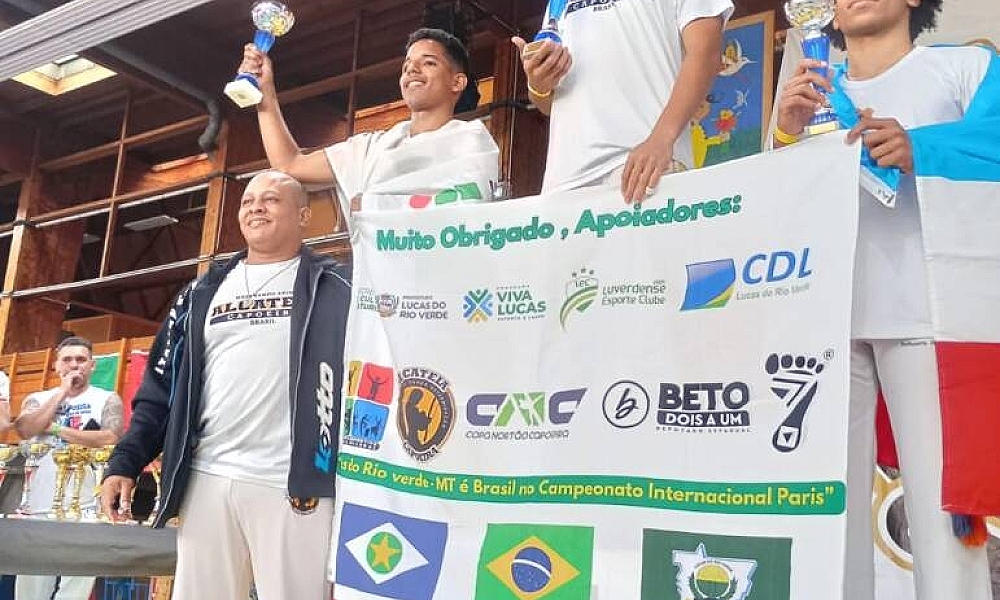 Capoeiristas de Lucas do Rio Verde sobem ao pódio em competição internacional na França