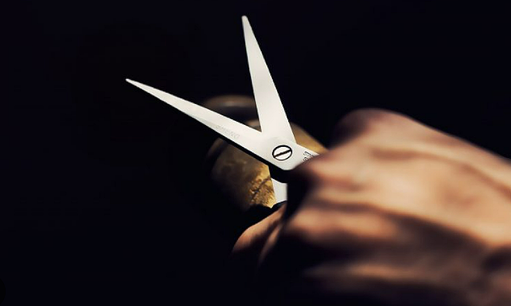 Adolescente é apreendida após atacar professora com tesoura em escola no DF