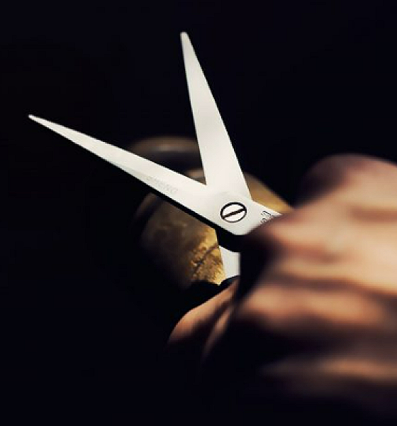 Adolescente é apreendida após atacar professora com tesoura em escola no DF