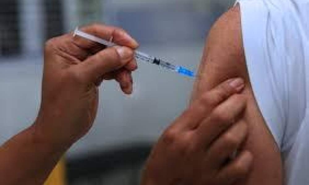 Governo sanciona lei inédita para vacina contra o câncer e reforça acesso no SUS