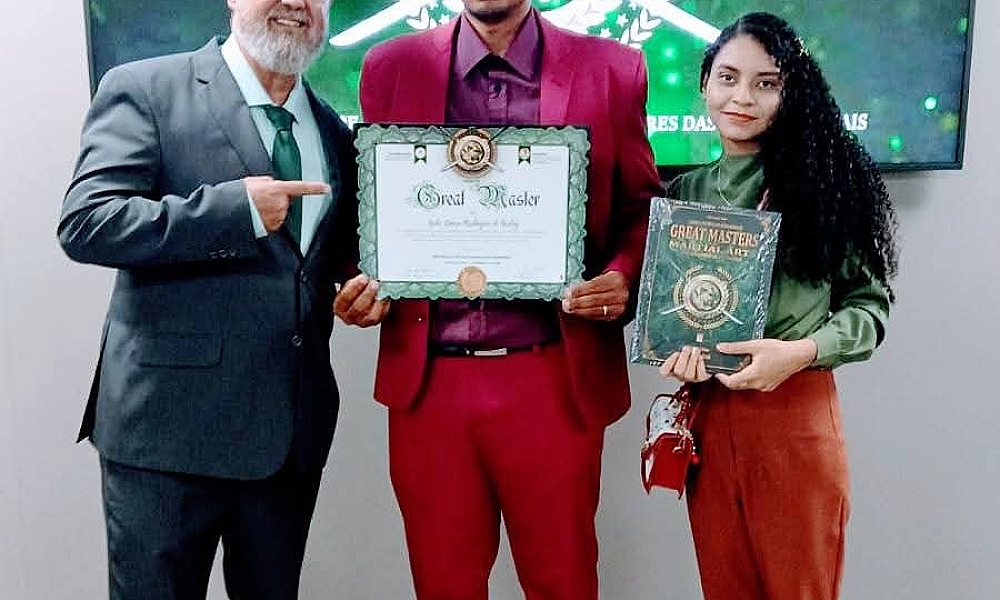 Atleta cuiabano John Godoy representa Mato Grosso em encontro internacional de mestres das artes marciais