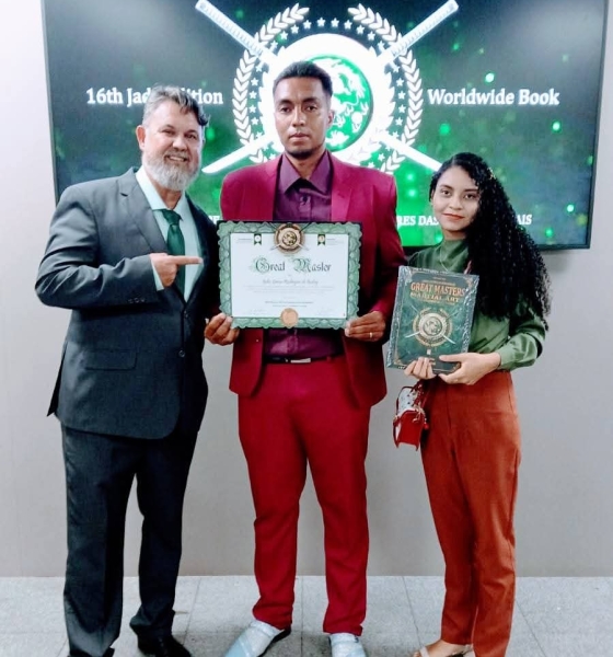Atleta cuiabano John Godoy representa Mato Grosso em encontro internacional de mestres das artes marciais
