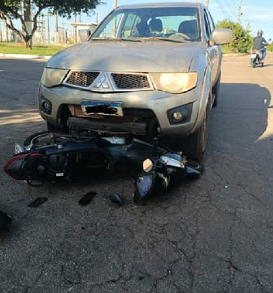 Colisão entre caminhonete e motocicleta deixa vítimas feridas em Jaciara