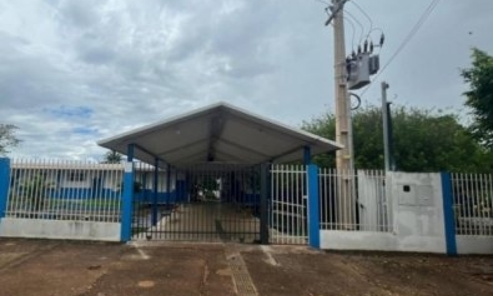 Adolescente é apreendido após lançar cerâmica e ferir estudante em escola Estadual em Juscimeira