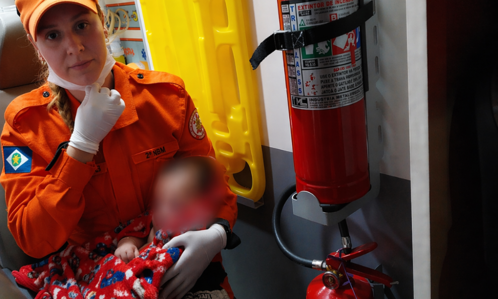 Corpo de Bombeiros presta atendimento a bebê de três meses após queda de cadeirinha