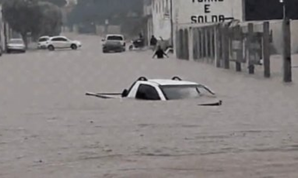 Chuvas intensas levam Governo de MT a decretar emergência em duas cidades