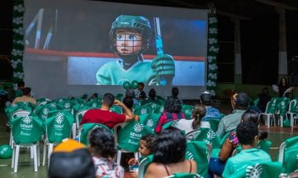 Projeto leva cinema ao ar livre com entrada gratuita a moradores de Várzea Grande