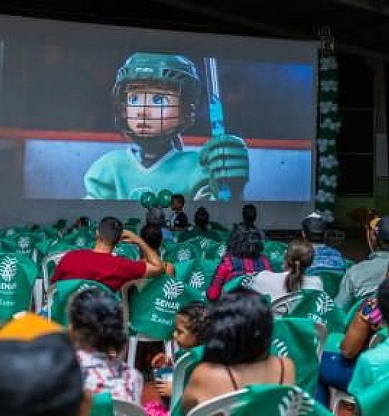 Projeto leva cinema ao ar livre com entrada gratuita a moradores de Várzea Grande