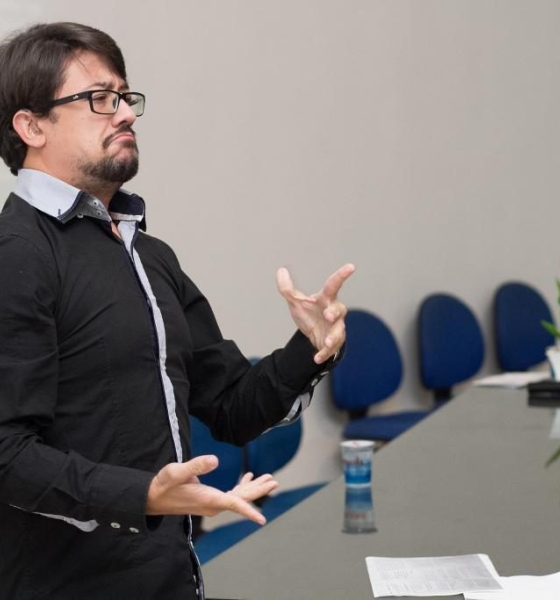 Seduc publica edital para inscrições em curso de Libras na modalidade EaD