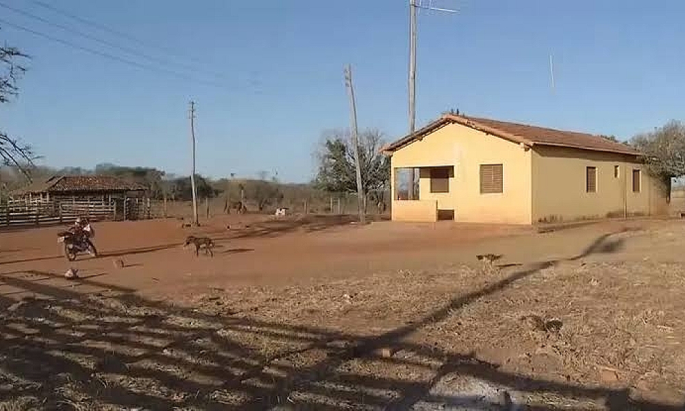 Homem mata ex-mulher e caseiro e é morto pelo ex-sogro em fazenda de Minas Gerais