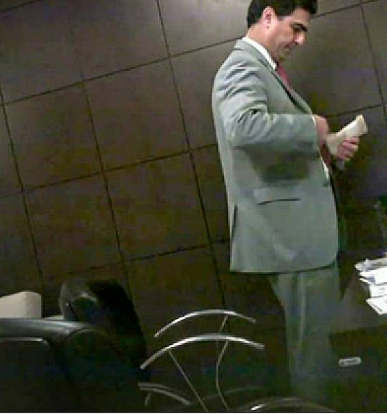 Justiça livra Emanuel do “caso paletó”; decisão beneficia outros sete ex-deputados