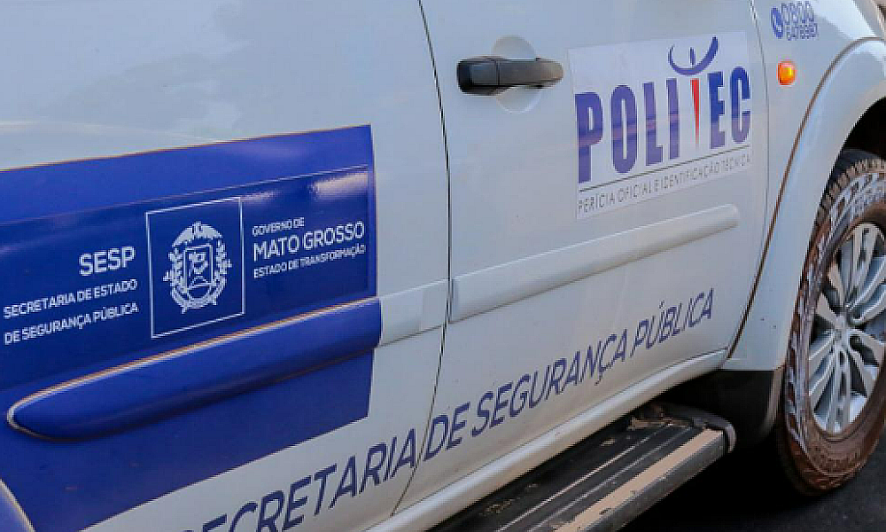 Motociclista de 22 anos morre após colidir com meio-fio