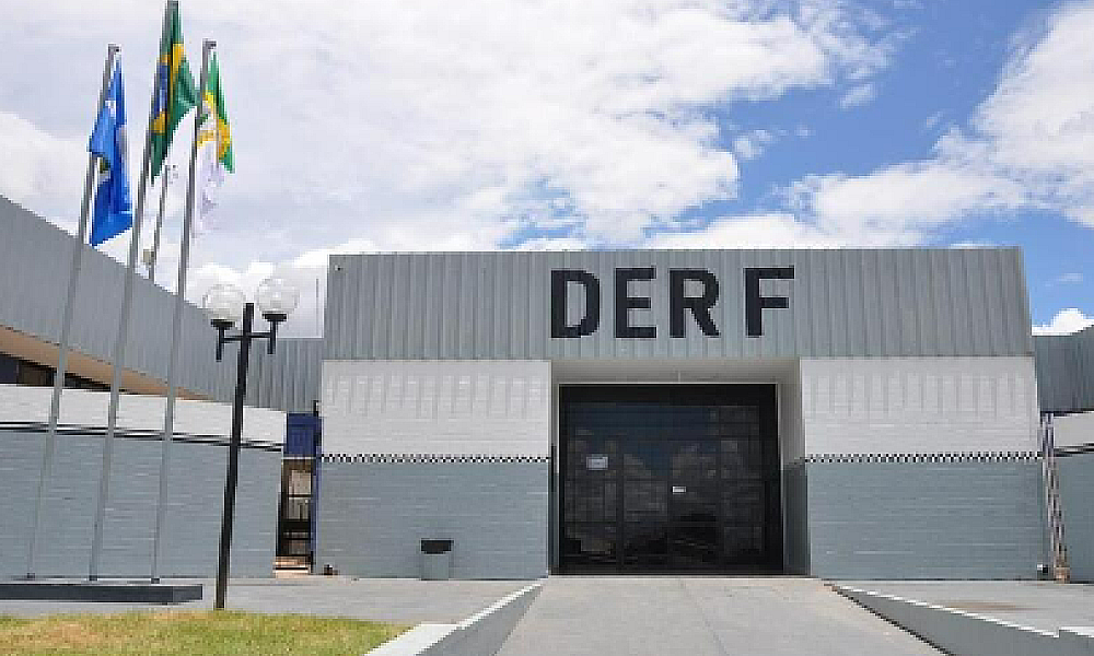 Mulher é presa por roubo de celulares em loja de Shopping em Cuiabá